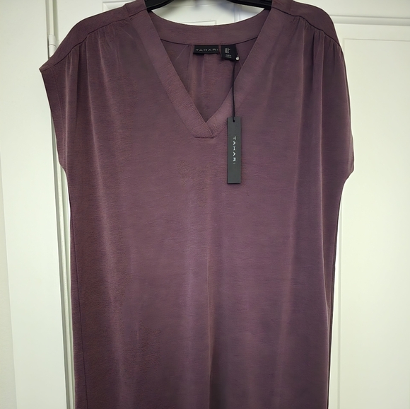 Tahari Dresses & Skirts - Tahari T-shirt Purple Dress w/ V-neck - Size S